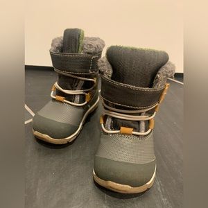 See Kai Run - Gilman Waterproof Insulated Winter Boots - size 4T - like new